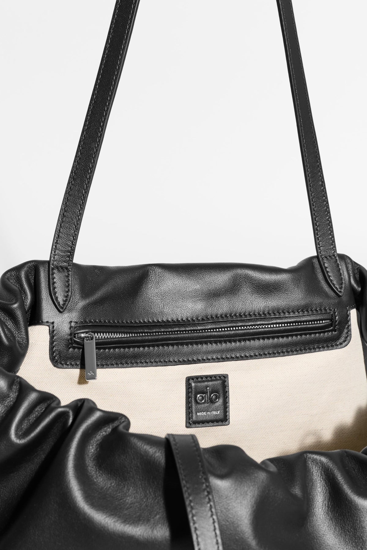 ALO Unwind Cinch - Black Leather