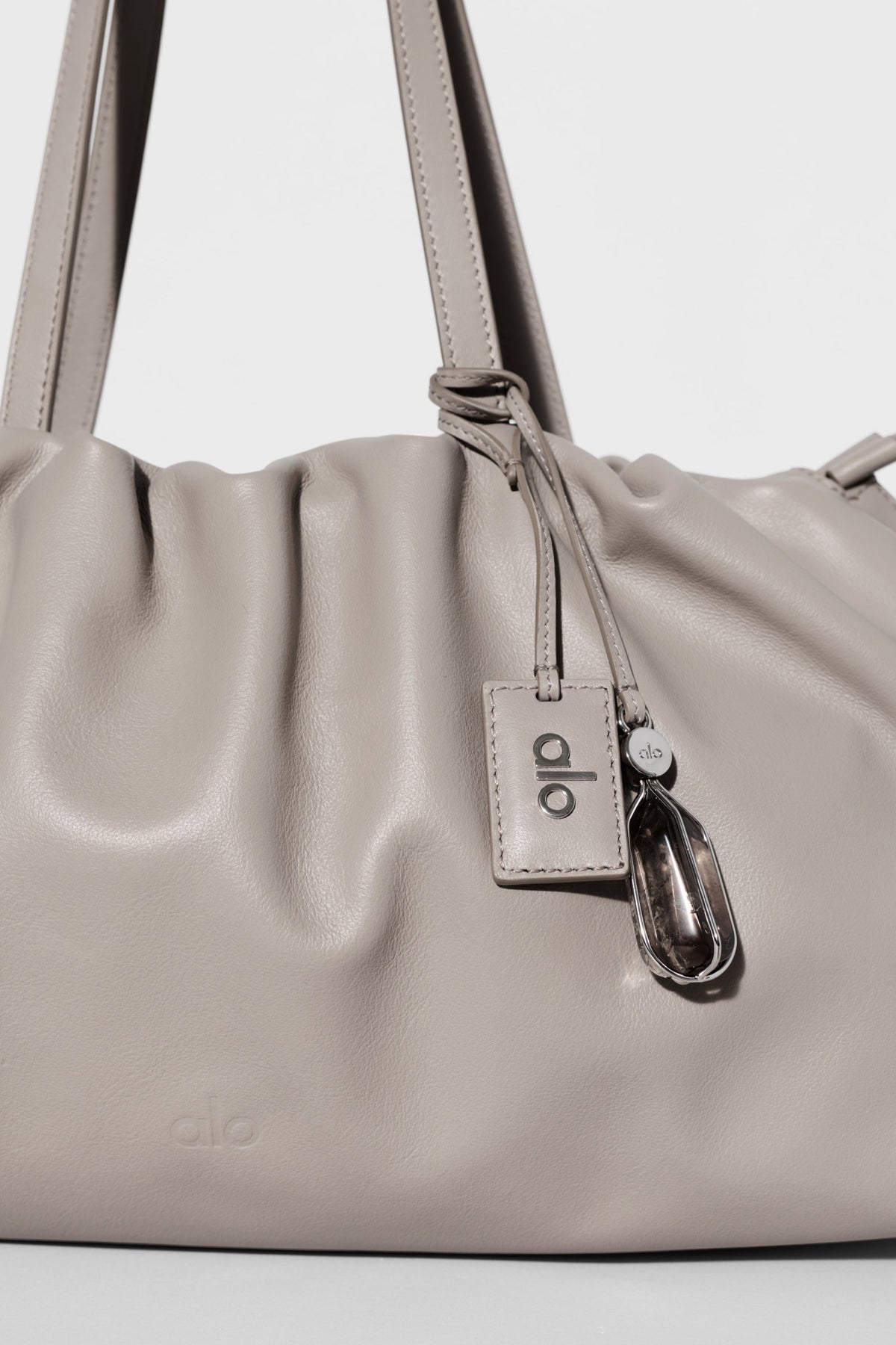 ALO Unwind Cinch - Warm Gravel Leather