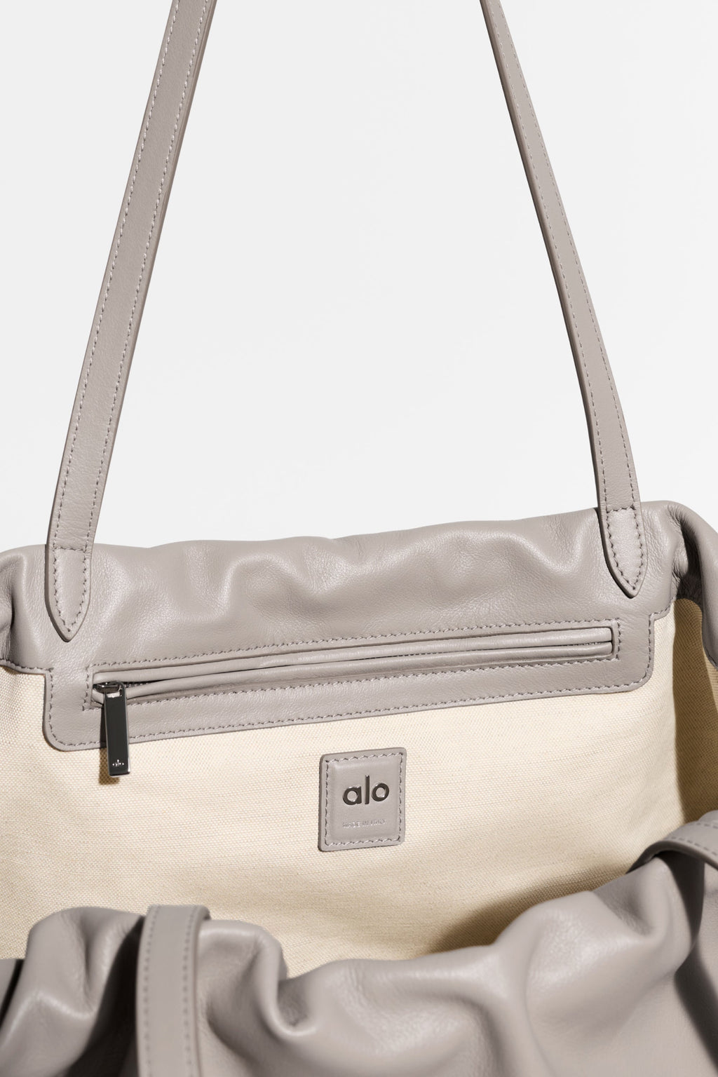 ALO Unwind Cinch - Warm Gravel Leather