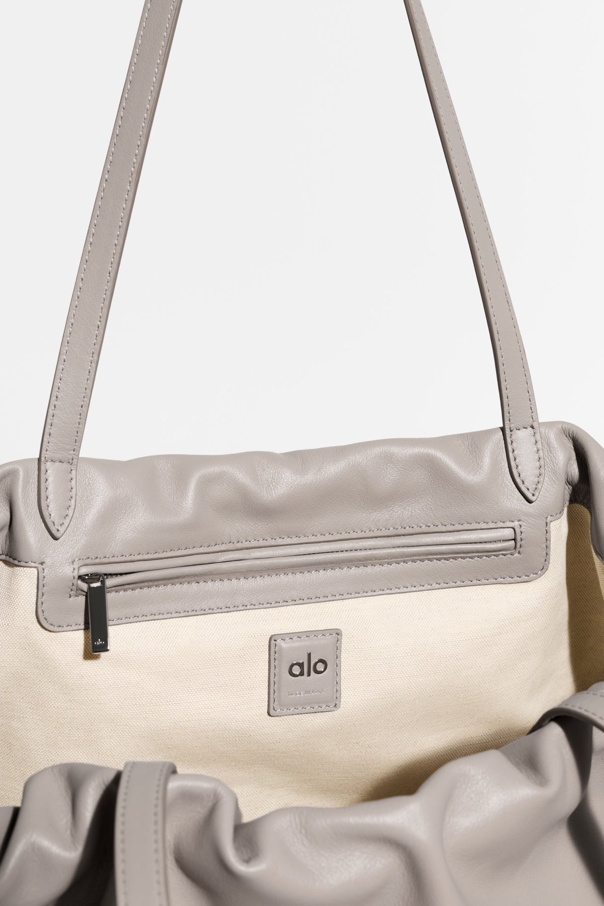 ALO Unwind Cinch - Warm Gravel Leather